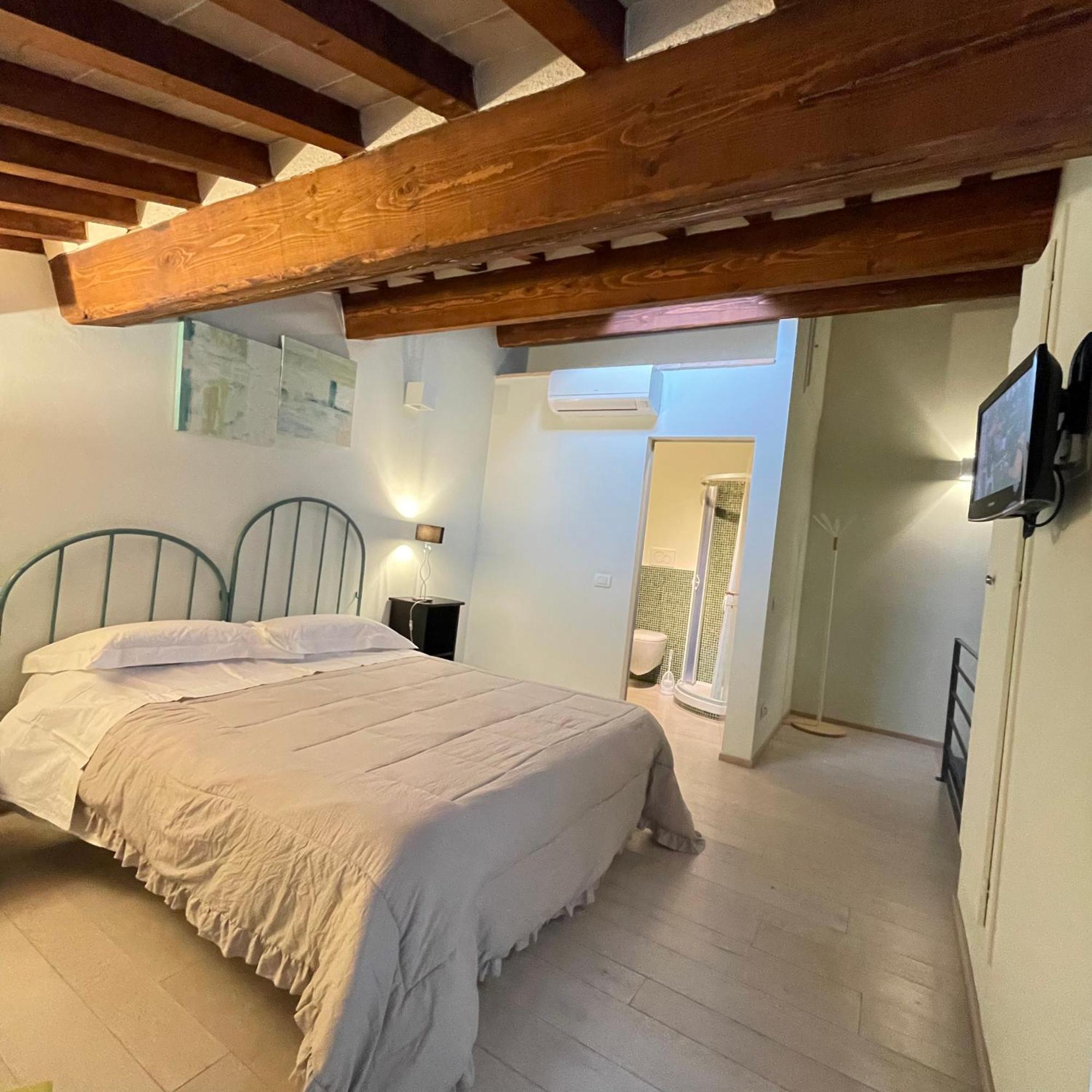 Montepulciano Stazione Guesthouse Via Di Gracciano - Adults Only מראה חיצוני תמונה